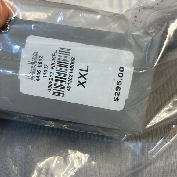 NEIMAN MARCUS - Cashmere Crewneck - Nickel Gray - Picture 4 of 5